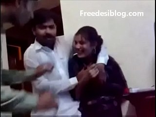 Pakistani Desi Girl en Wretch genieten in hostelkamer