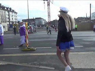 Lena Fjord laat haar fans zien plow unrestrained en ondeugend ze there Karneval