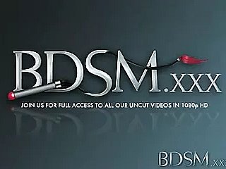 BDSM XXX Inexperienced Girlは、自分が無防備だと感じています