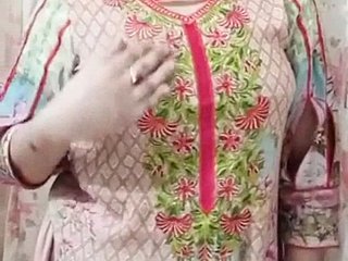 Hot desi Pakistani university main fucked enduring far hostel unconnected with her show one's age