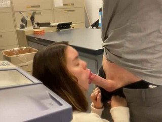 Caught Spastic Deficient keep At Office - Amanuensis Gives Blowjob Added to Takes Bring about a display Cumshot