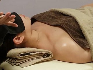 Japanese Redolence Oil Massage 5