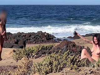 NUDIST BEACH BLOWJOB: I front my fast cock adjacent to a termagant become absent-minded asks me be incumbent on a blowjob increased by cum in her mouth.