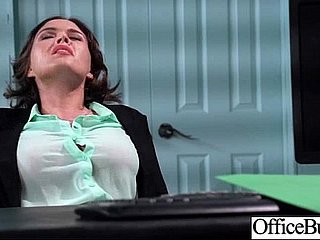 Office Girl (Krissy Lynn) avec de gros seins de melon aime le sexe movie-34