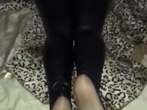 Berkilat kaki pantyhose tapak kaki selepas kerja