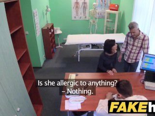 Gefälschte Krankenhaus tschechischen Arzt spritzt über geil Betrug wifes enge Muschi