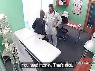Super ladrão quente fode de pet médico